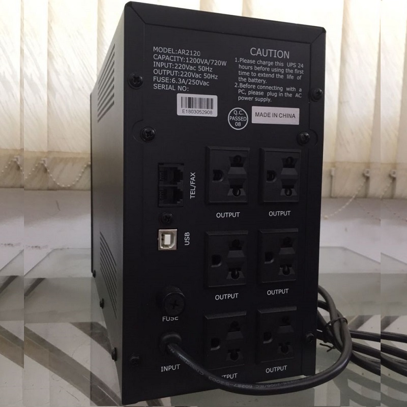 Mặt sau của Bộ lưu điện ARES AR2120 (1200VA/720W)