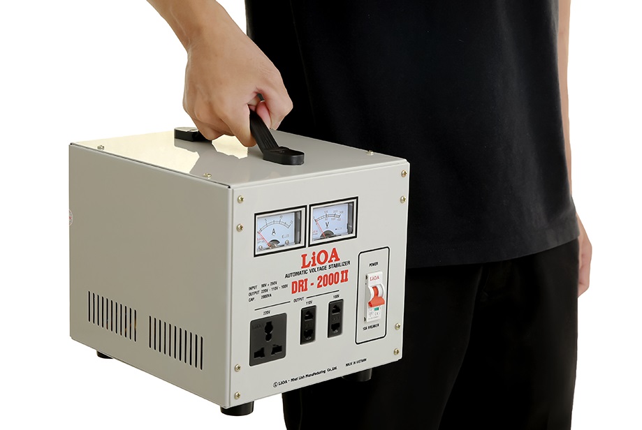 Ổn áp LIOA DRI-2000II 2KVA