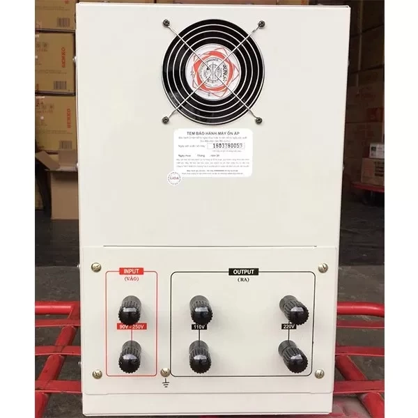 Mặt sau của Ổn áp LIOA DRI-15000II 15KVA