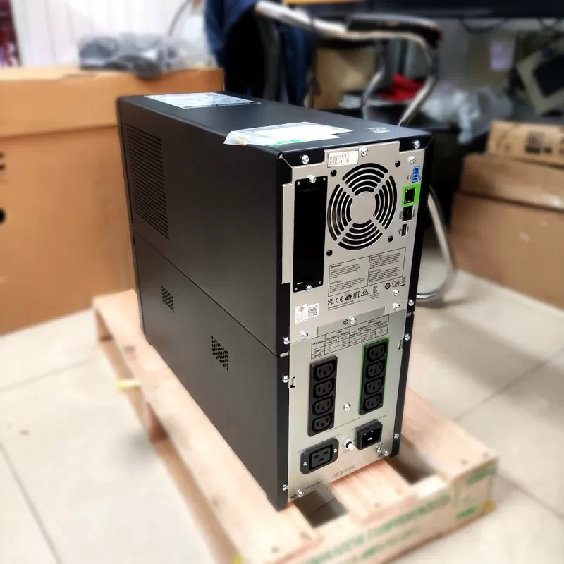 Bộ lưu điện APC SMT3000IC 3000VA/2700W with SmartConnect