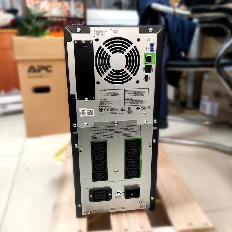 Bộ lưu điện APC SMT3000IC 3000VA/2700W with SmartConnect