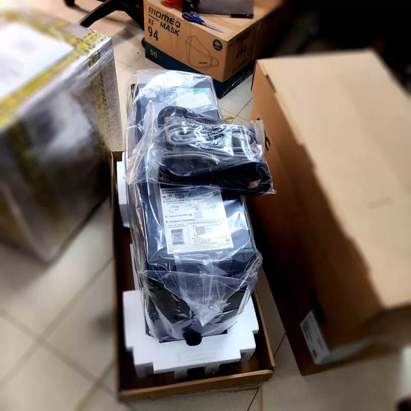 Bộ lưu điện APC SMT3000IC 3000VA/2700W with SmartConnect
