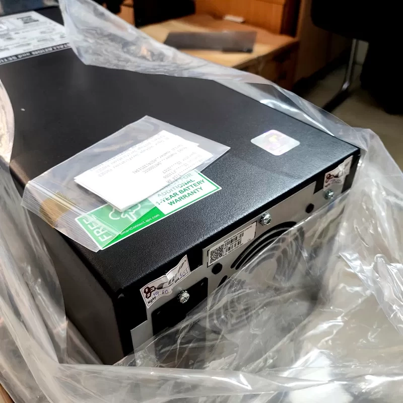 Bộ lưu điện APC SMT3000IC 3000VA/2700W with SmartConnect